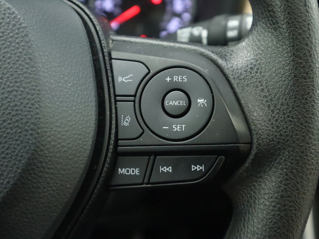 Thumbnail: 2021 Toyota RAV4 - 12