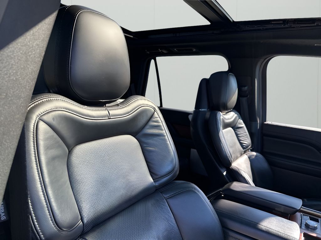 Used Car 2021 Lincoln Navigator  Reserve For Sale Under $50,000 In Austin, Texas