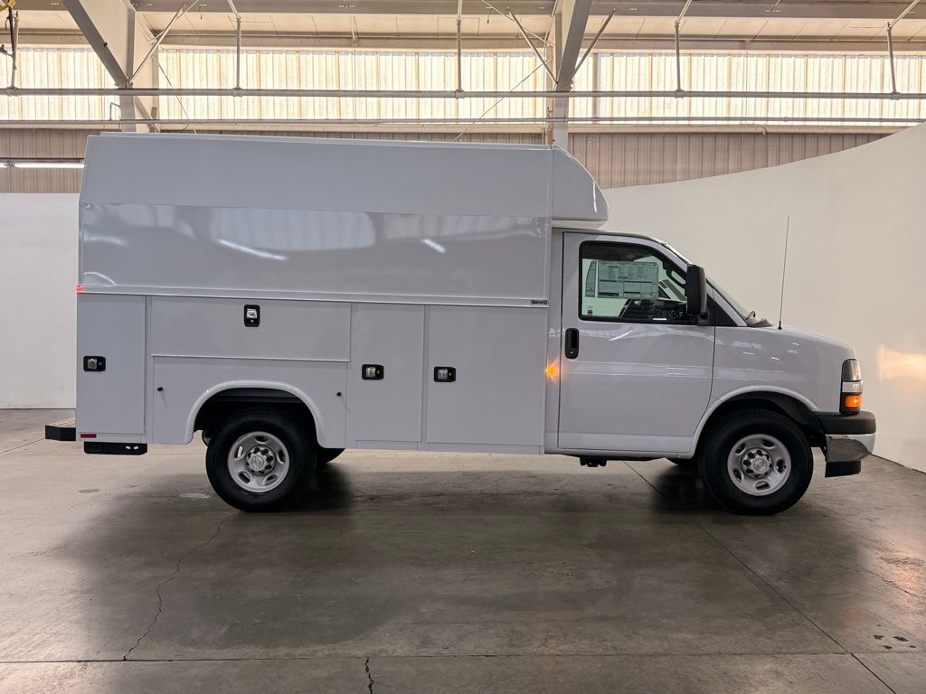 2025 Chevrolet Express 3500 Work Van