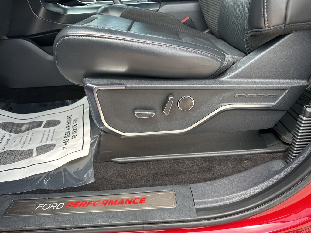 2022 Rapid Red Metallic Tinted Clearcoat Ford F-150 Raptor 4X4 Truck