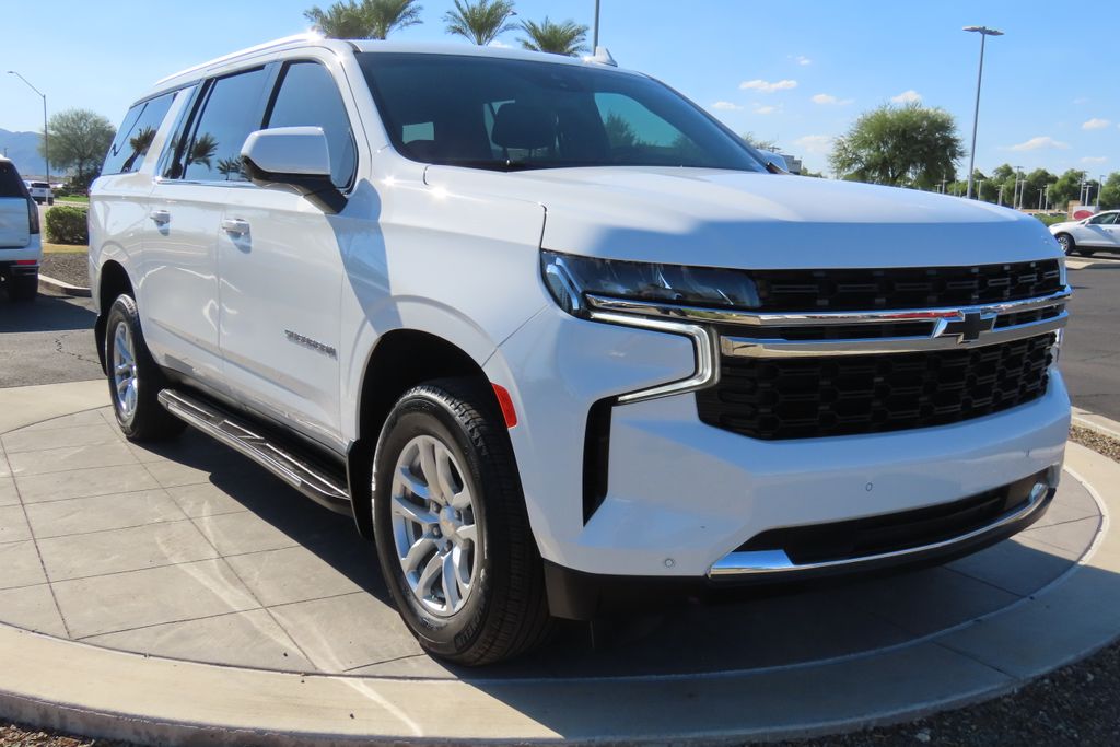 Thumbnail: 2023 Chevrolet Suburban - 3