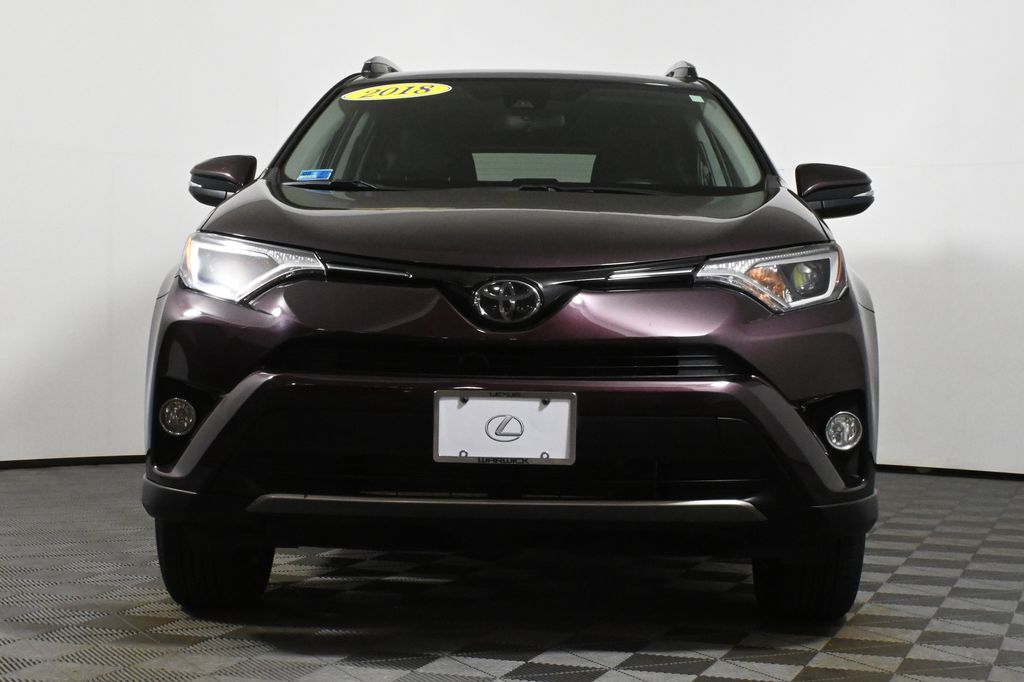 2018 Toyota RAV4 XLE 11
