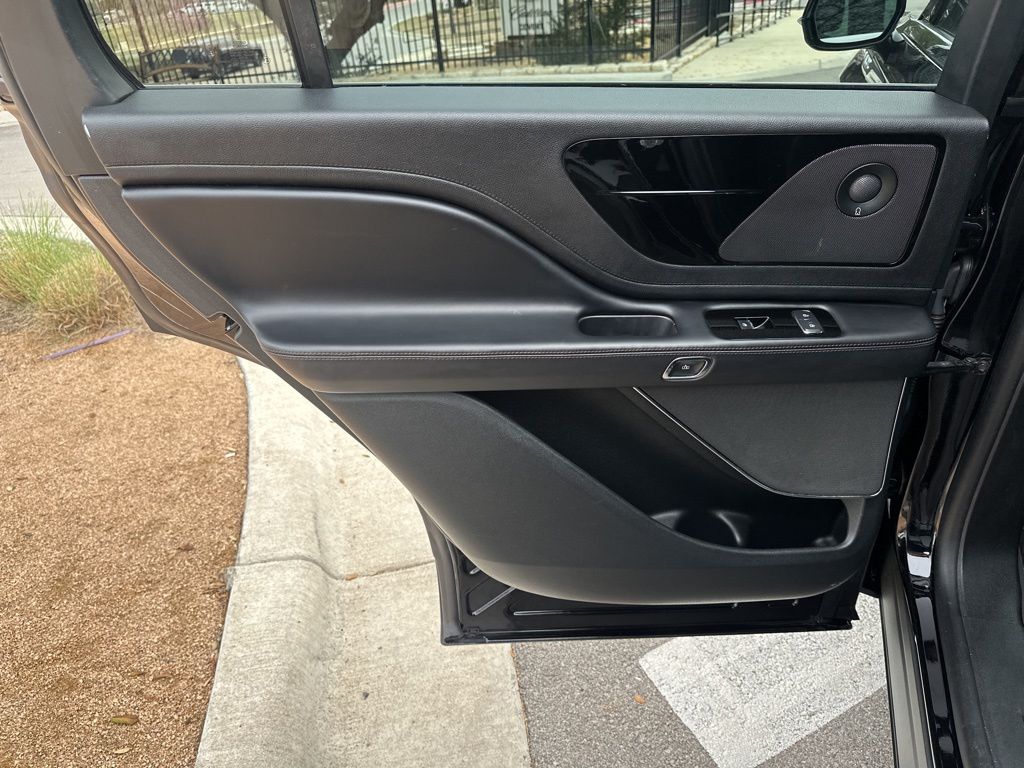 Used Car 2022 Lincoln Aviator  Reserve For Sale Under $40,000 In Austin, Texas