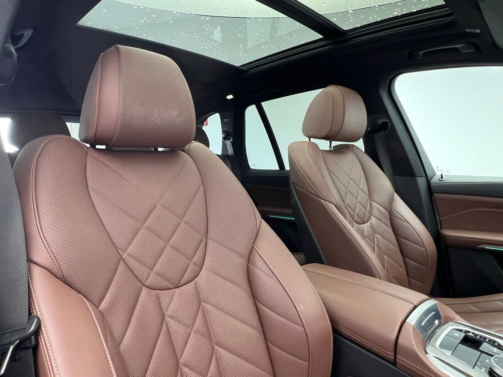 Thumbnail: 2023 BMW X5 - 7