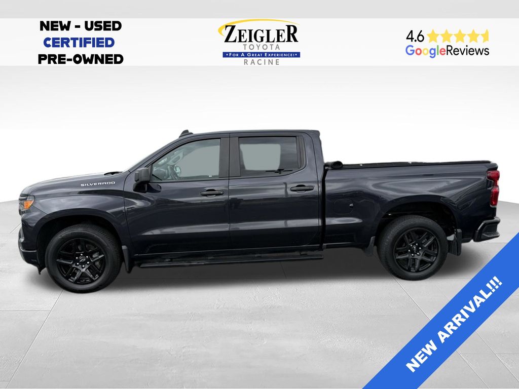 View vehicle photo 2