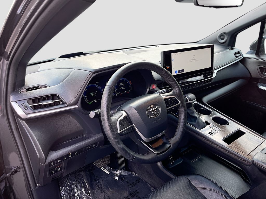 Used 2025 Magnetic Gray Metallic Toyota Platinum image 9