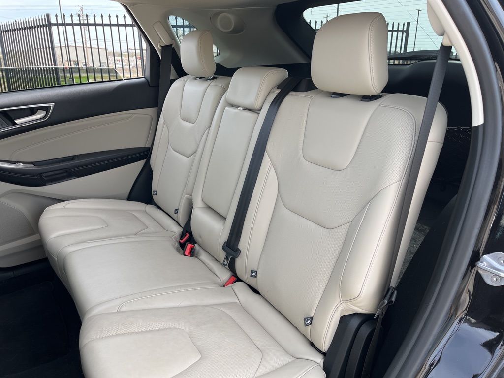 Thumbnail: 2022 Ford Edge - 28