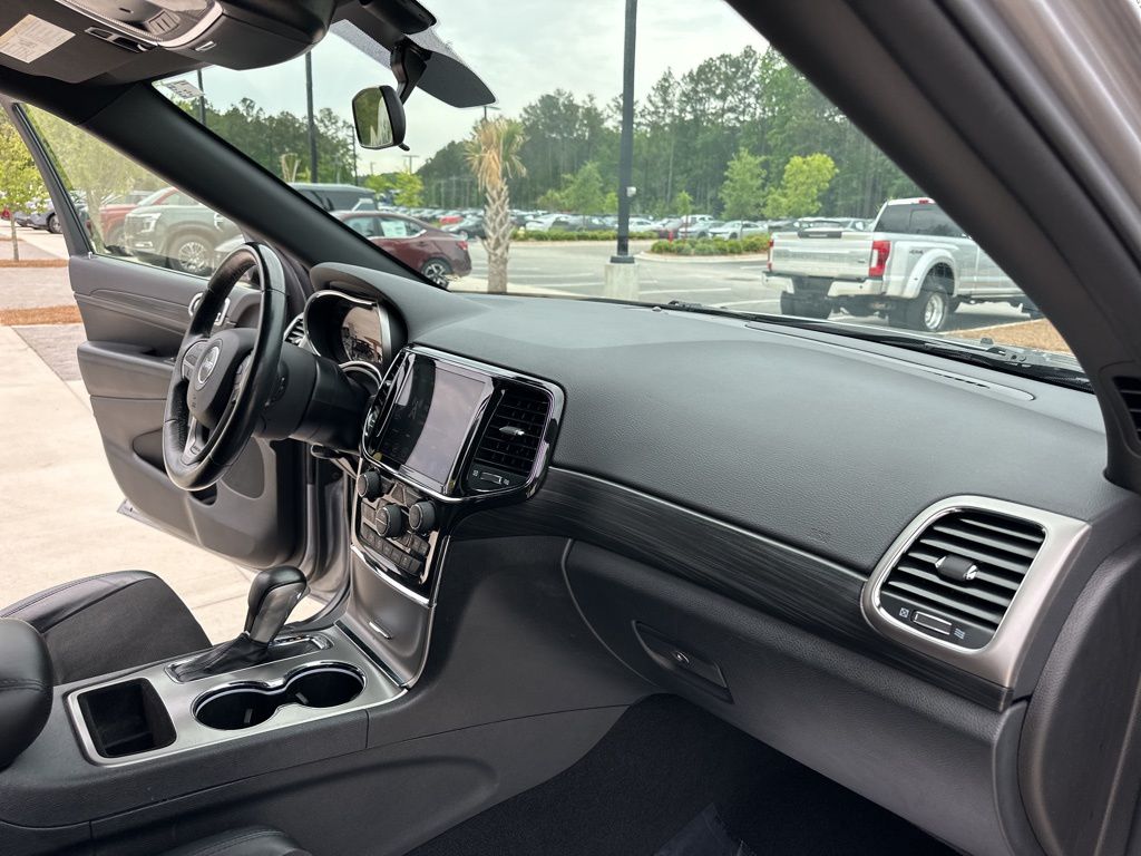 2021 Billet Silver Metallic Clearcoat Jeep Grand Cherokee Laredo X 4X4 SUV