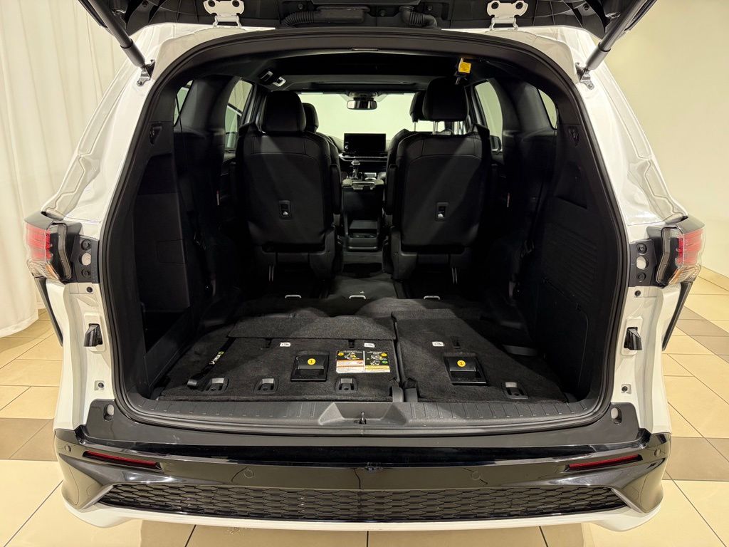 Thumbnail: 2025 Toyota Sienna - 12