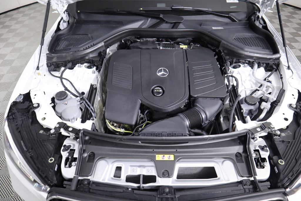 2025 Mercedes-Benz GLC 300 31