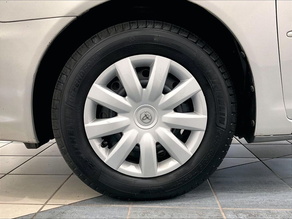 2004 Toyota Camry — photo 7