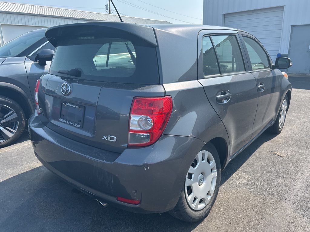 2009 Scion xD Base 3