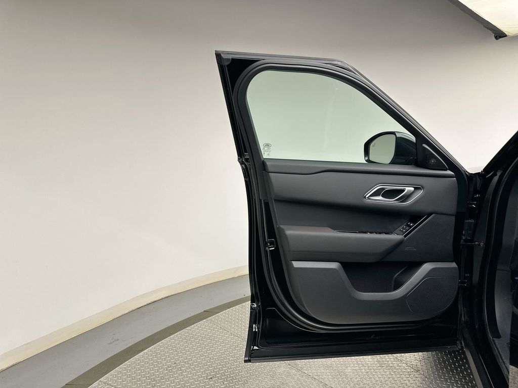 Thumbnail: 2026 Land Rover Range Rover Velar - 17