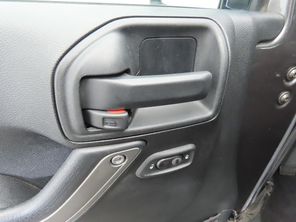 2016 Jeep Wrangler Unlimited Sport 22