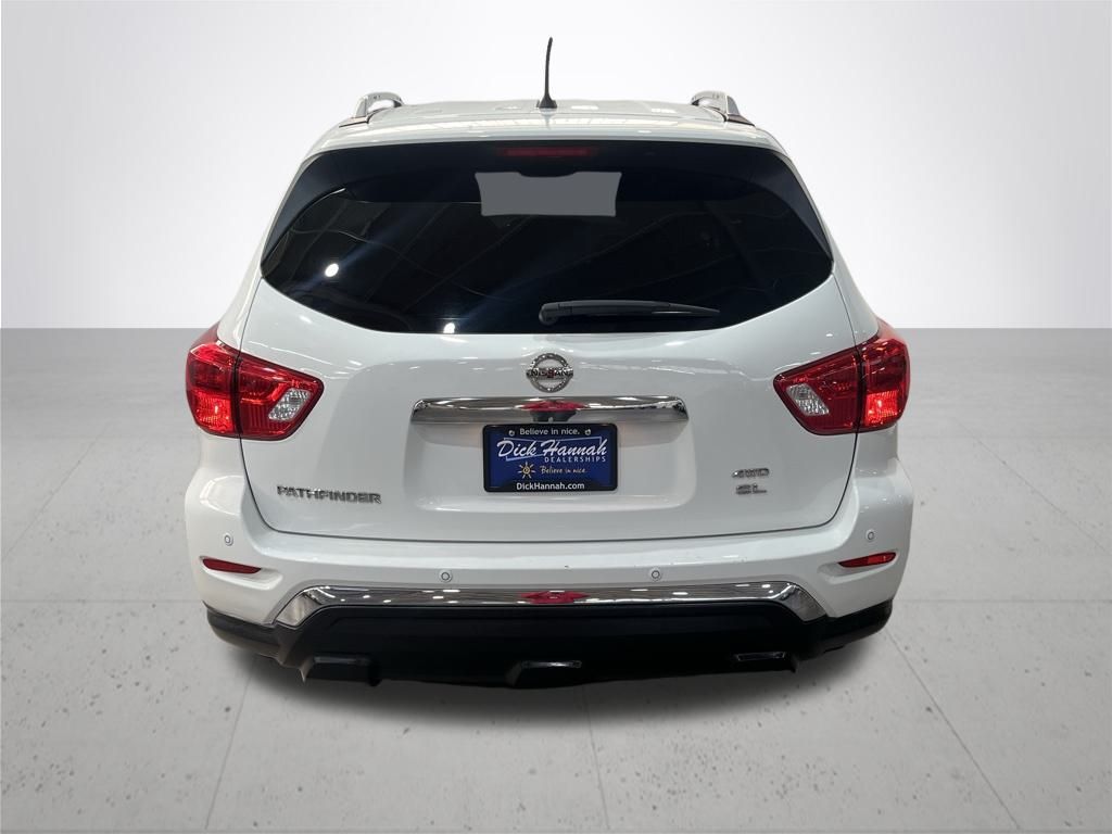 2018 Nissan Pathfinder SL