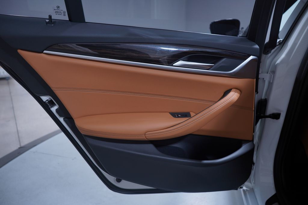 2022 BMW 5 Series 530e iPerformance 15