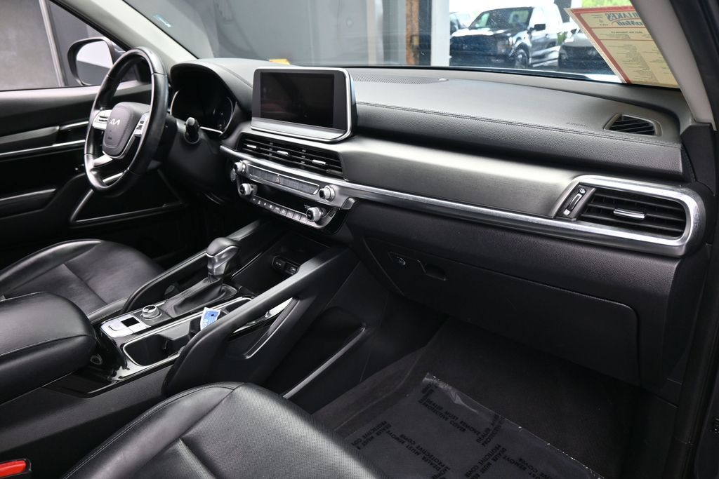 Used 2022 Gravity Gray Kia LX image 46