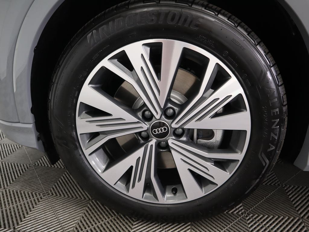 2025 Audi Q4 e-tron  32