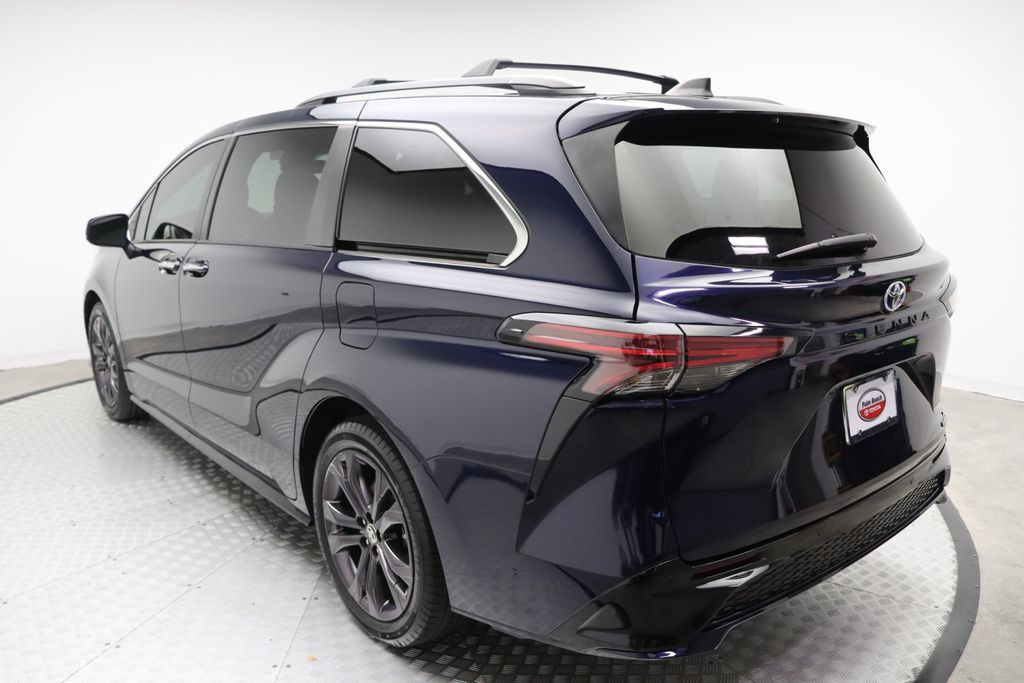 2022 Toyota Sienna XSE 11