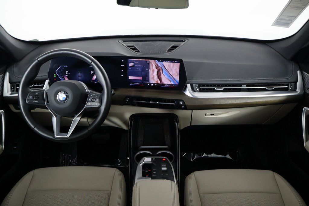 Thumbnail: 2025 BMW X1 - 8