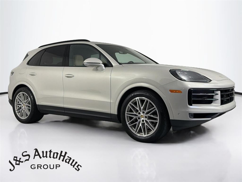 White 2024 Porsche Cayenne SUV / Crossover All-Wheel Drive 8-Speed Automatic