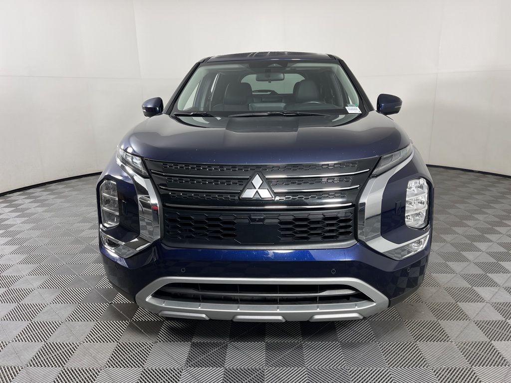 Thumbnail: 2024 Mitsubishi Outlander - 18
