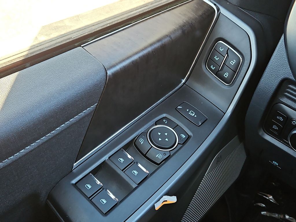 2025 Ford F-250 Super Duty Lariat - Photo 11