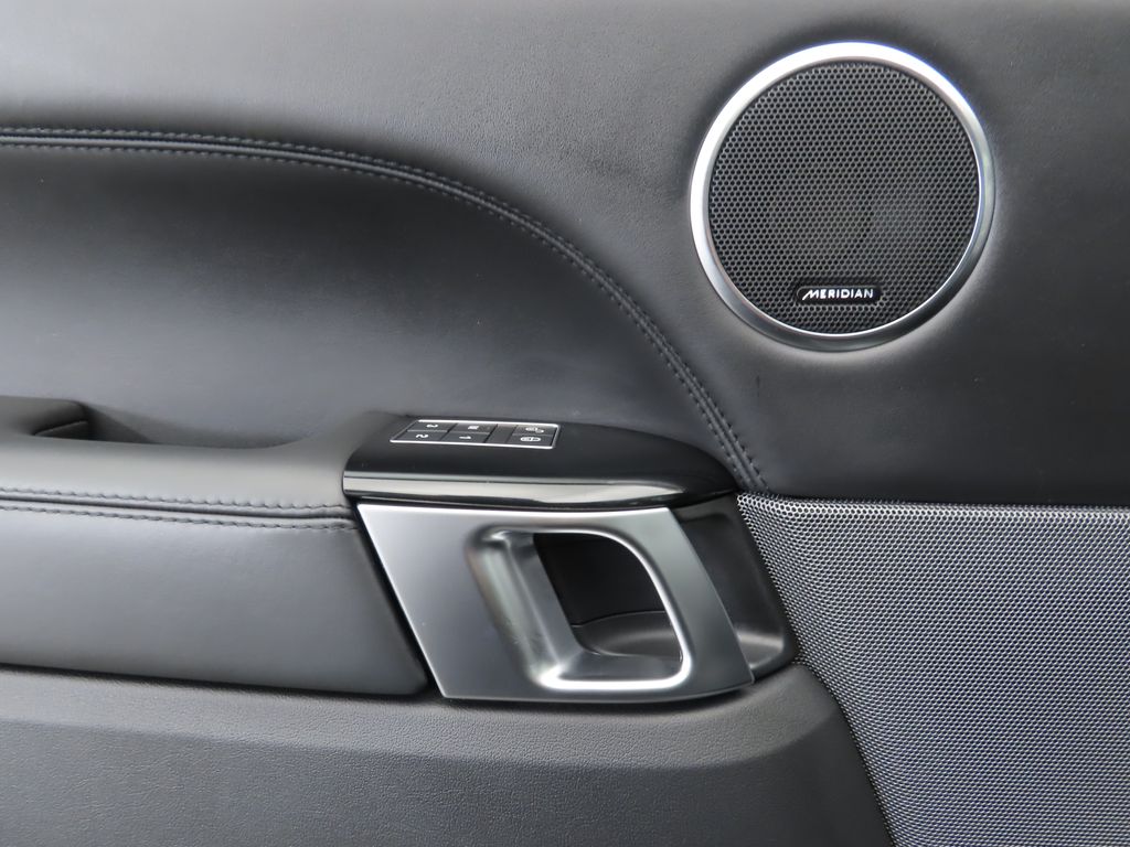Thumbnail: 2019 Land Rover Range Rover Sport - 24