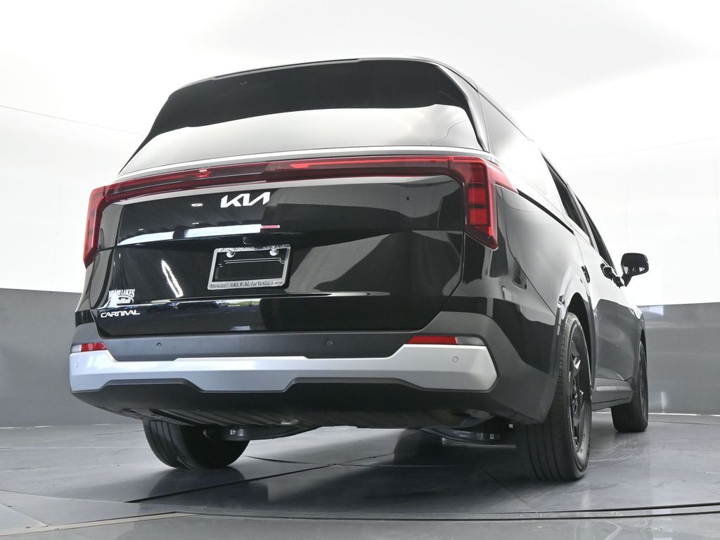 Used 2025 Aurora Black Pearl Kia LXS image 57