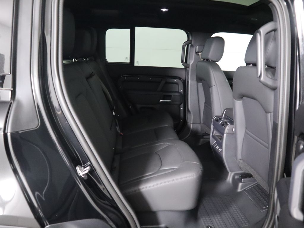 Thumbnail: 2025 Land Rover Defender - 23