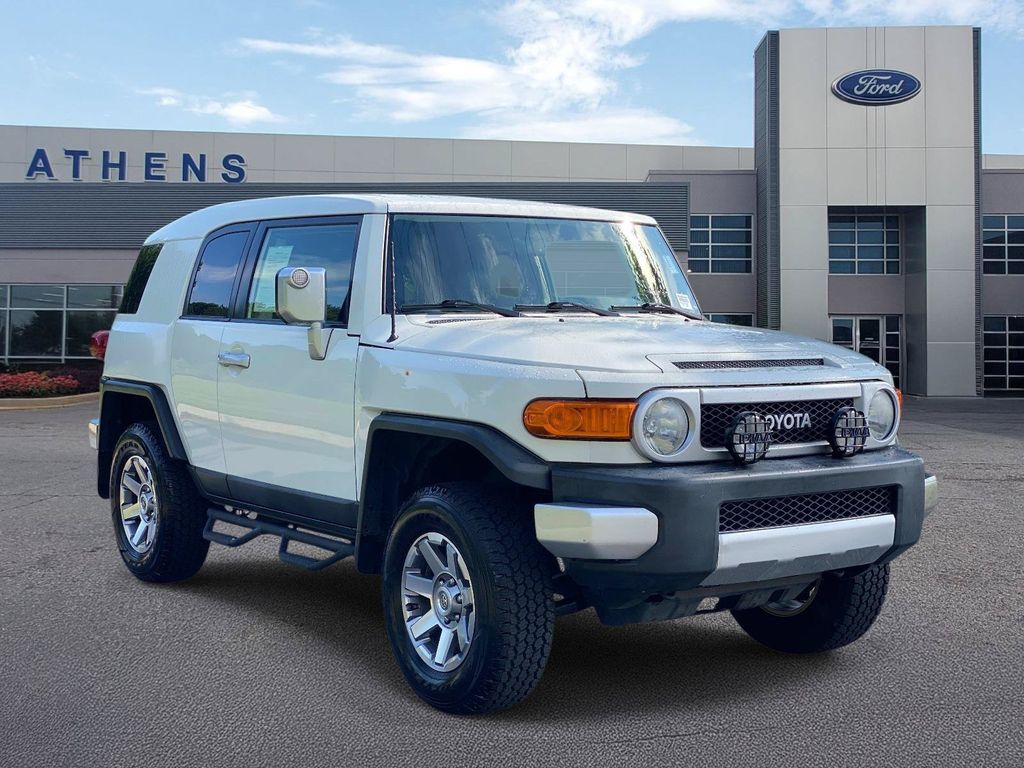 Iceberg 2014 Toyota FJ Cruiser SUV / Crossover 4X2 5-Speed Automatic