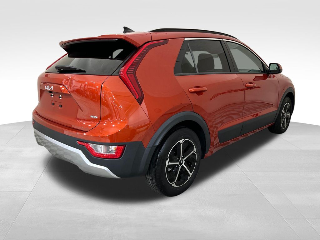 Used 2023 Red Kia LX image 5