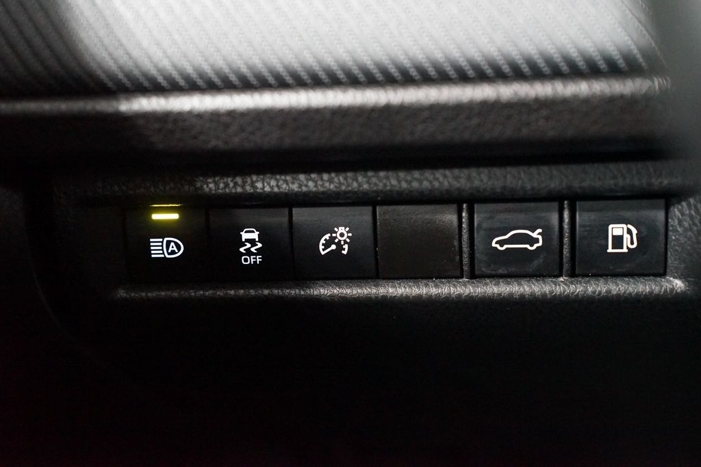 Thumbnail: 2025 Toyota Camry - 25