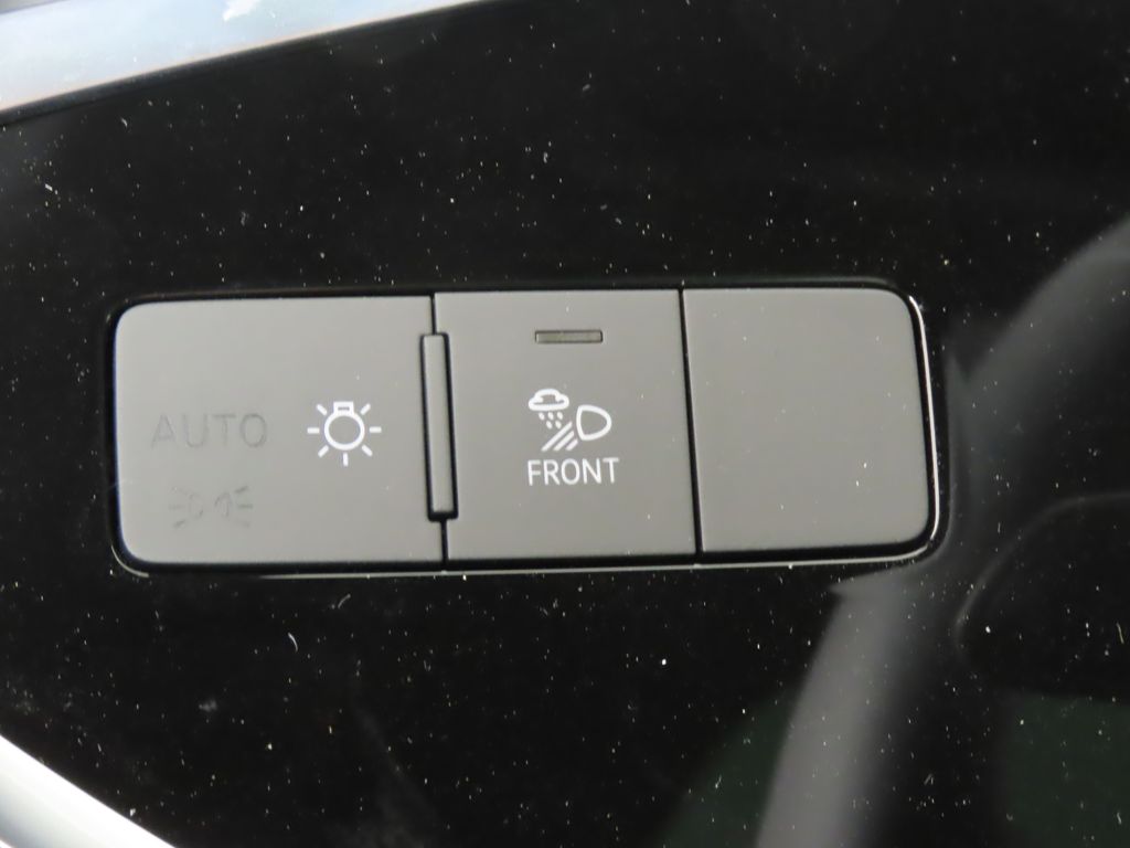 Thumbnail: 2025 Audi Q3 - 19