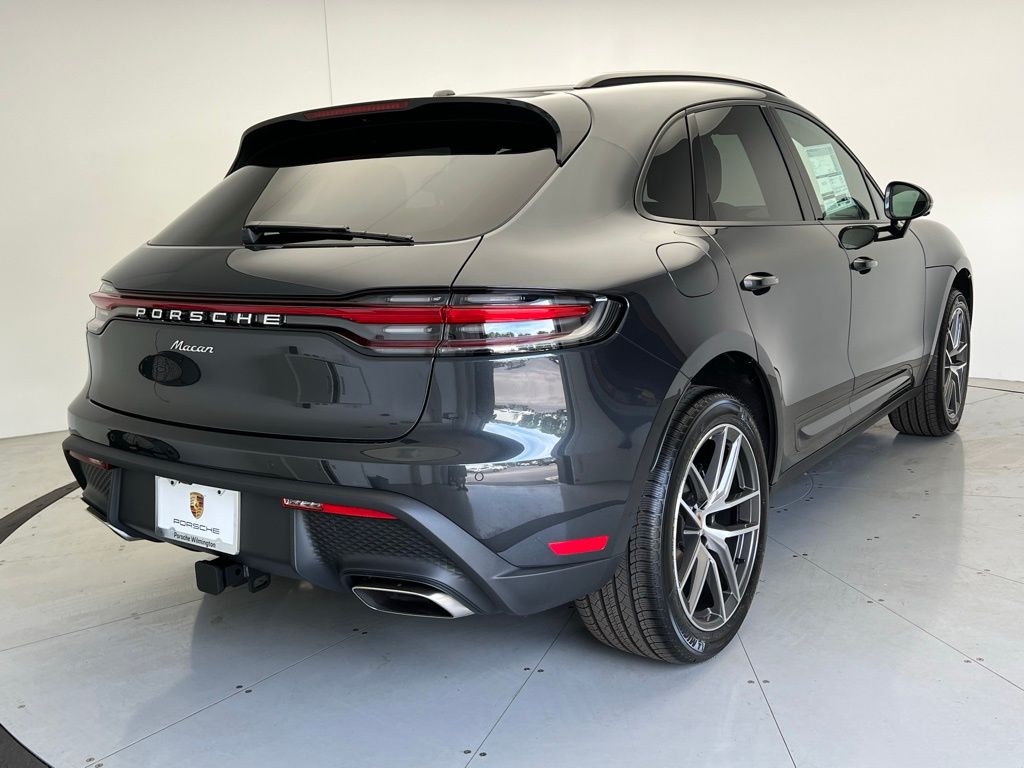Thumbnail: 2025 Porsche Macan - 22