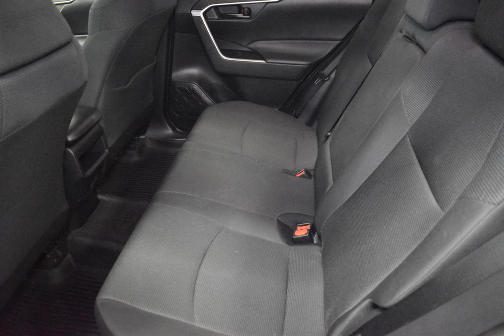2021 Toyota RAV4 LE 26