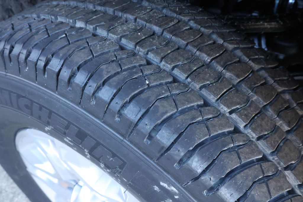 Thumbnail: 2026 Chevrolet Silverado 3500 - 10