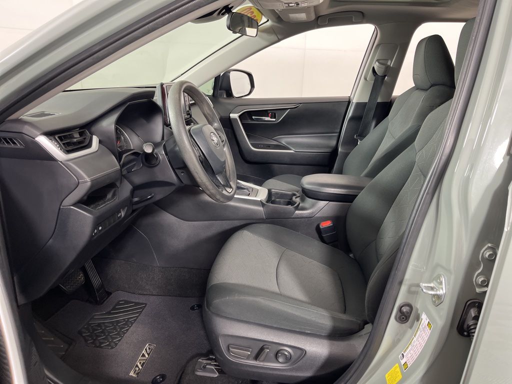 Thumbnail: 2020 Toyota RAV4 - 22