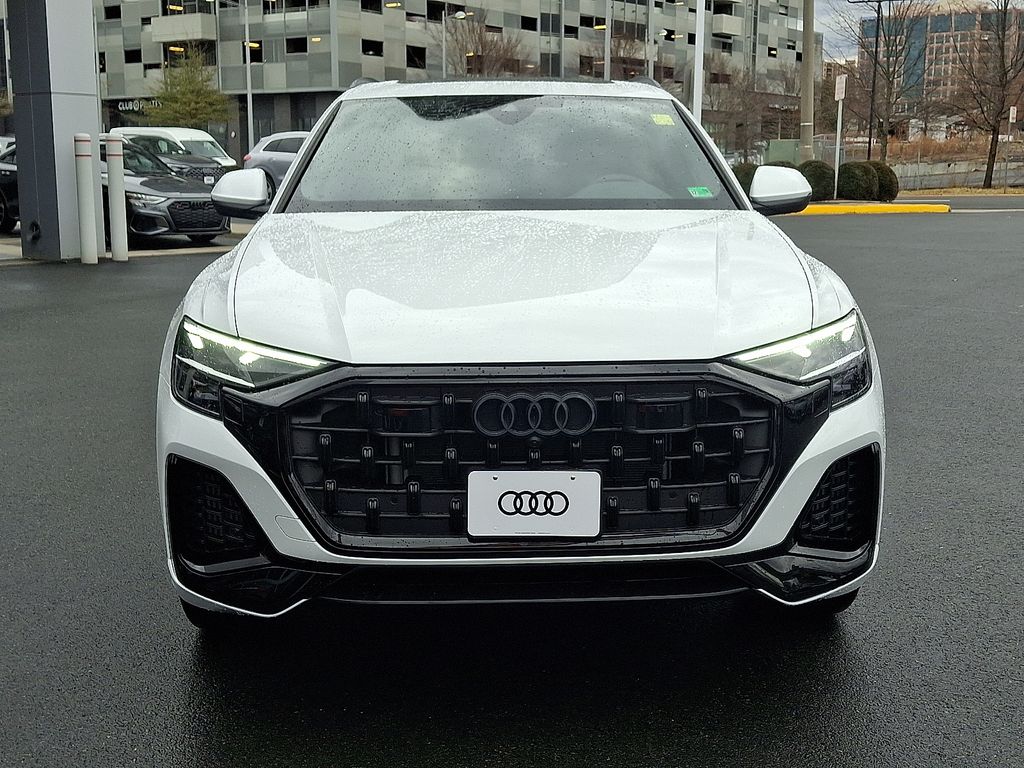 Thumbnail: 2025 Audi Q8 - 2