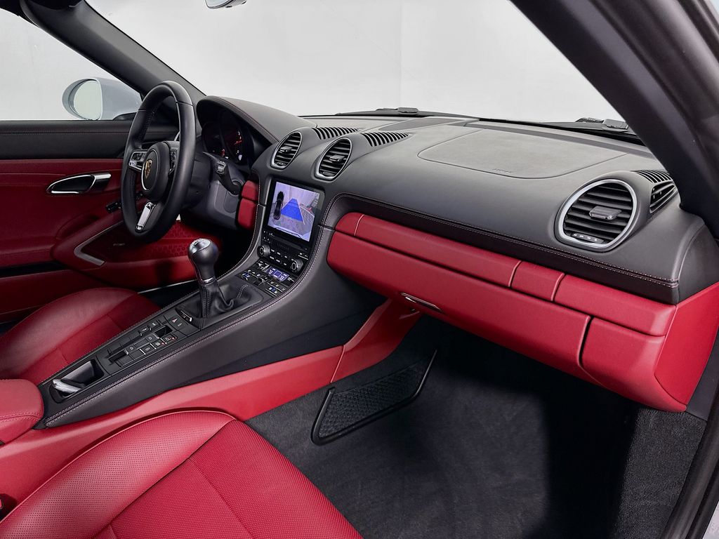 Thumbnail: 2022 Porsche 718 Boxster - 25