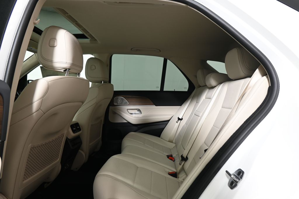 Thumbnail: 2026 Mercedes-Benz GLE - 27