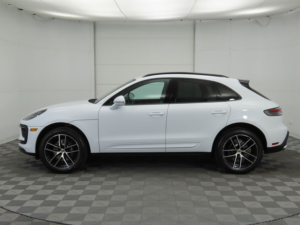 2025 Porsche Macan  8