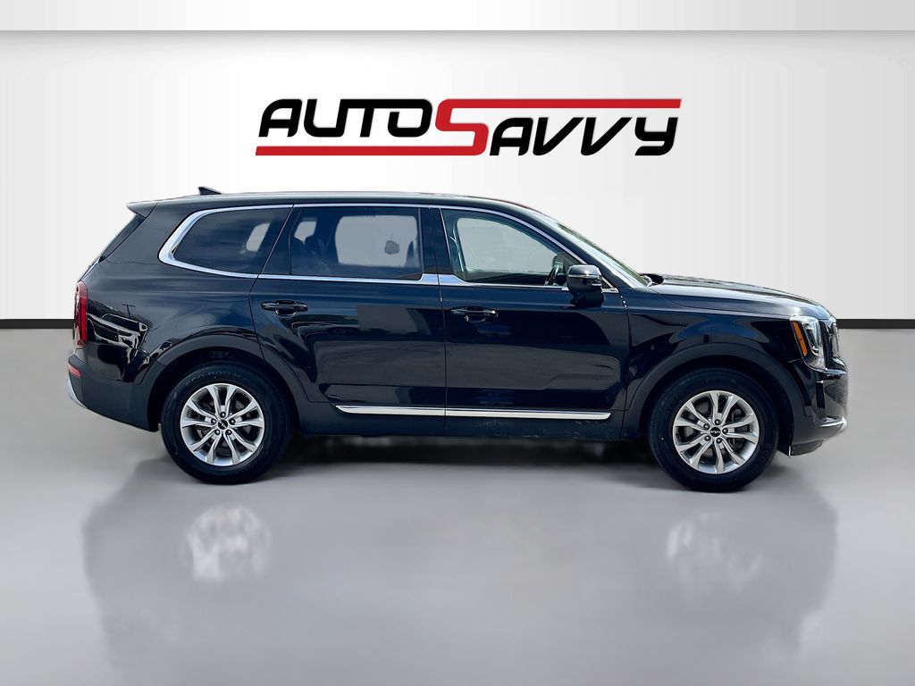 Used 2022 Black Kia LX image 8