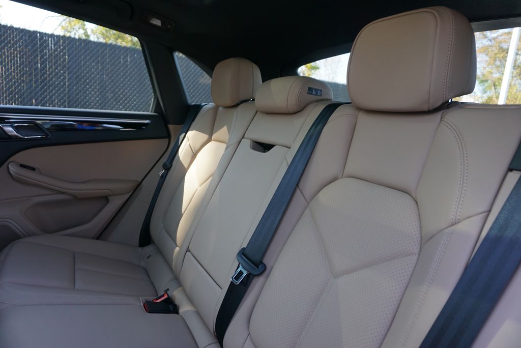 Thumbnail: 2024 Porsche Macan - 14