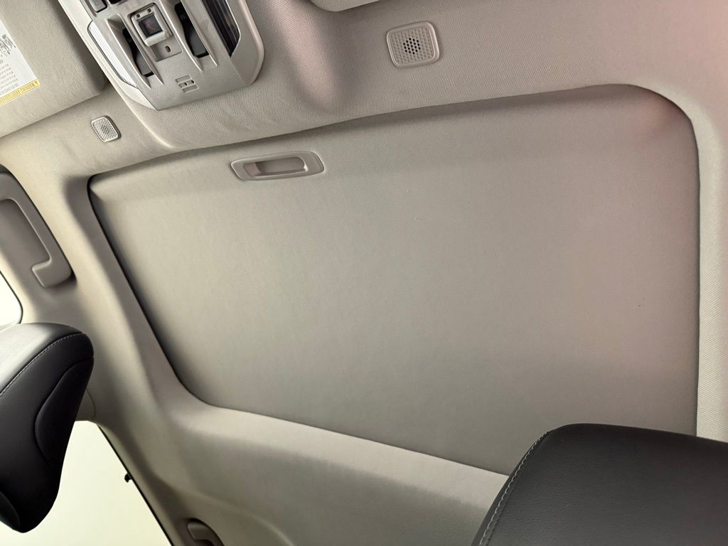 Thumbnail: 2023 Toyota Highlander - 19