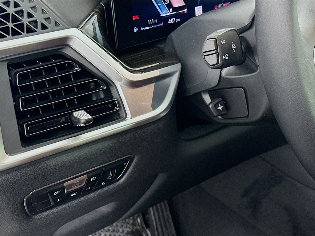 2023 BMW X7 xDrive40i 10