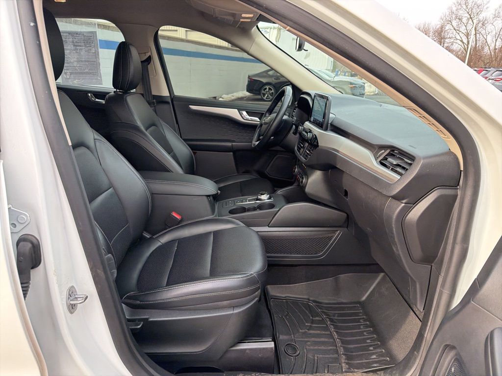 Thumbnail: 2020 Ford Escape - 24