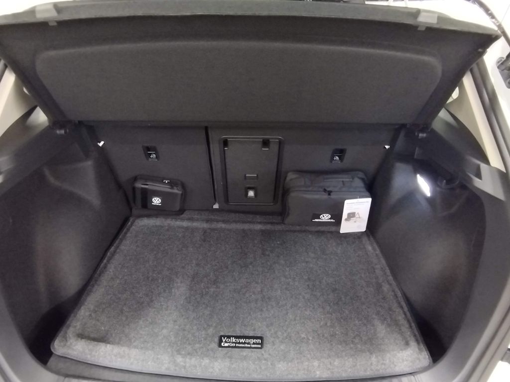 2025 Volkswagen Taos 1.5T SE Black