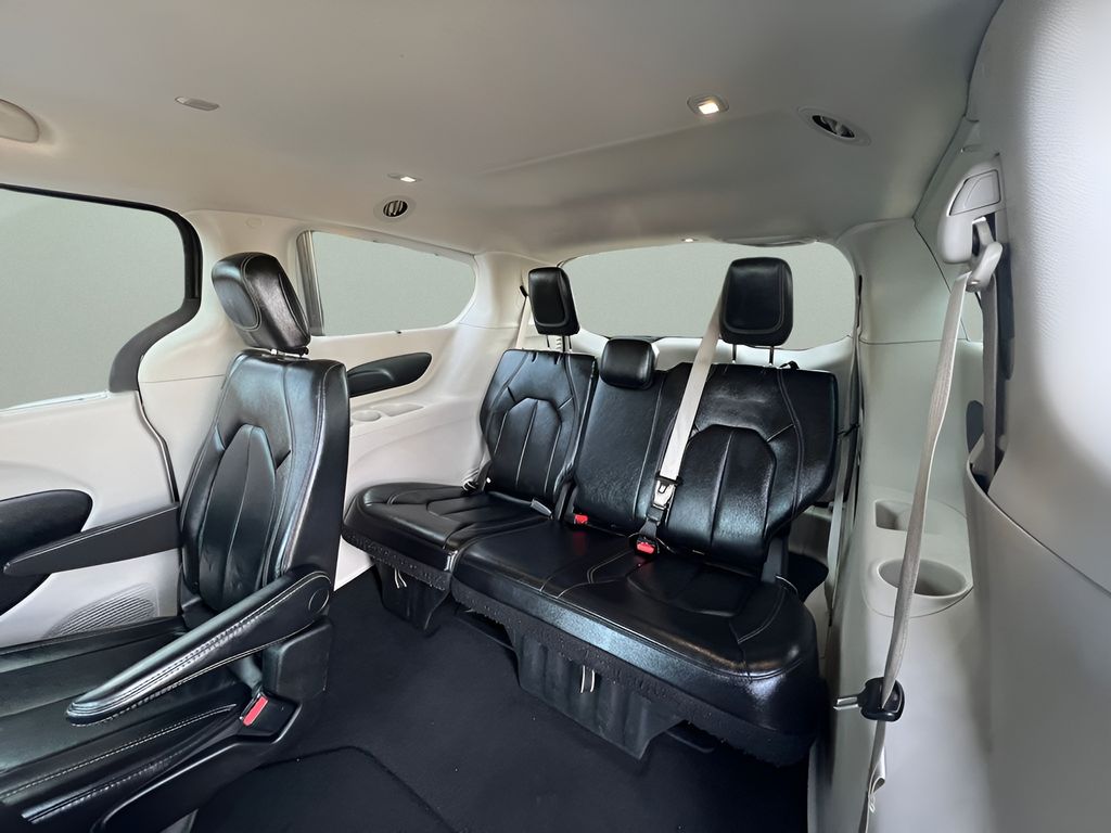 Used 2022 Chrysler Pacifica Van