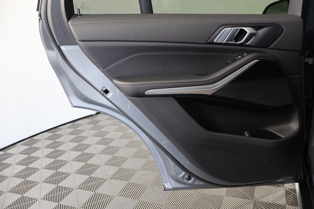 Thumbnail: 2025 BMW X5 - 13